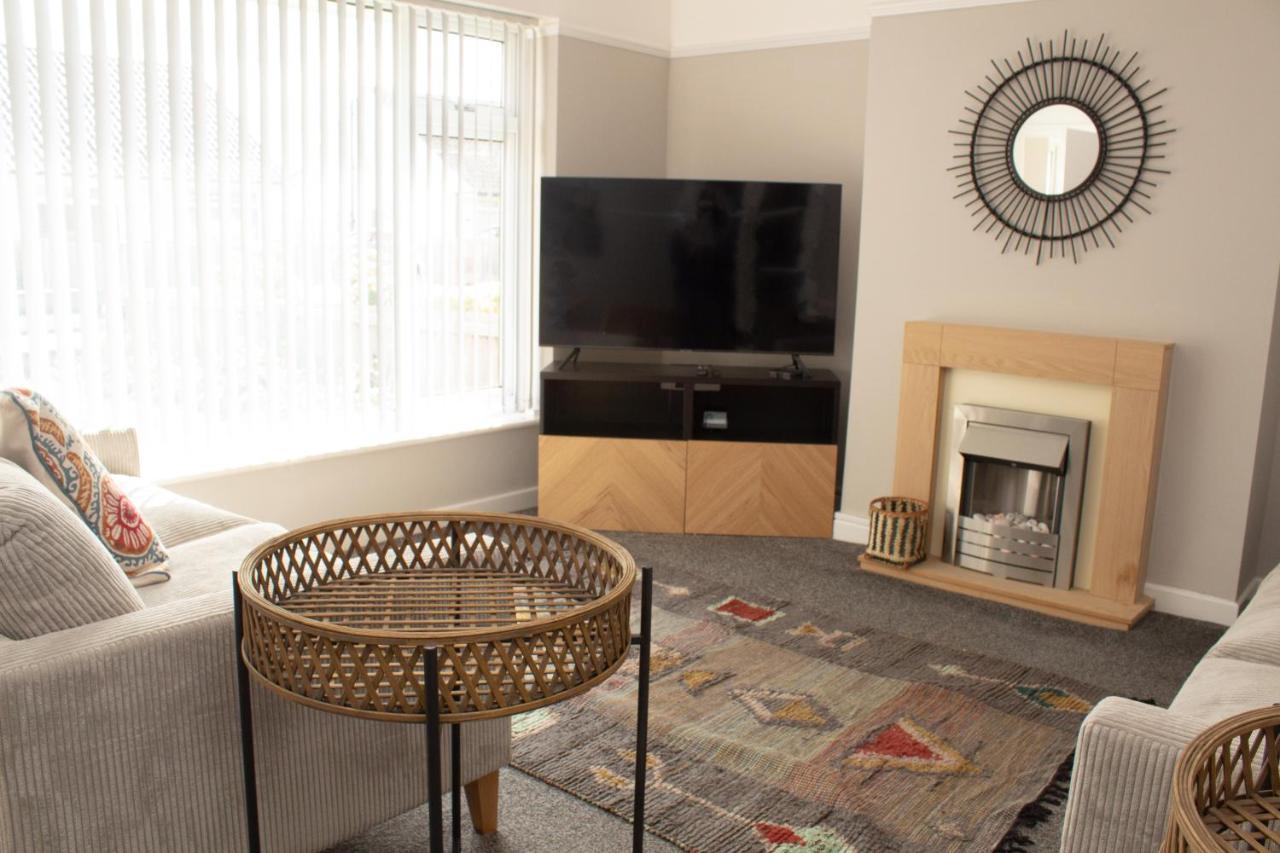 Cosy 3Bed Bungalow In West Kirby, Free Parking Frankby Eksteriør billede