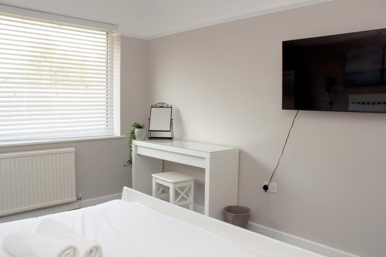 Cosy 3Bed Bungalow In West Kirby, Free Parking Frankby Eksteriør billede